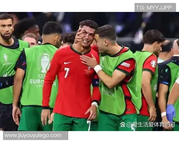 梅西与C罗继续征战绿茵场球迷期待2026年精彩对决 梅西与C罗继续征战绿茵场球迷期待2026年精彩对决