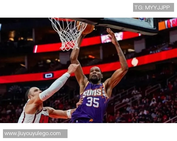 杜兰特表现平平第三节独得13分末节仅出手1次全场仅得16分并有5次失误 杜兰特表现平平第三节独得13分末节仅出手1次全场仅得16分并有5次失误